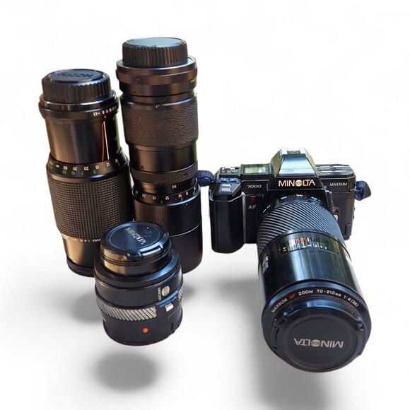 Minolta Maxxum 7000 With 3 Lenses and Bag - Picture 1 of 16